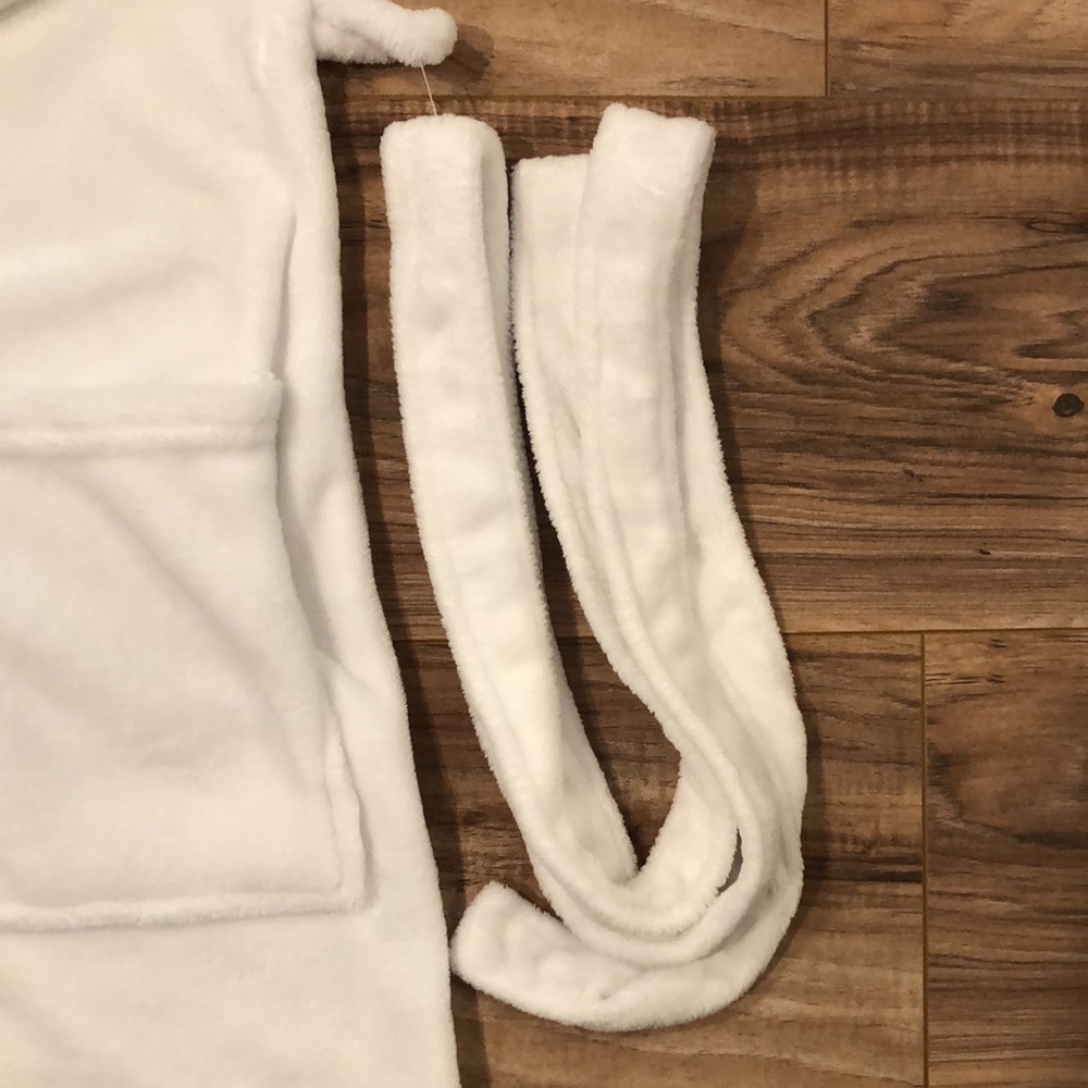 Soft White Robe - Picture 3 of 6